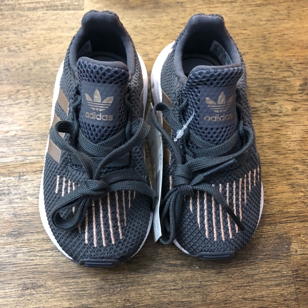 Adidas Swift Run